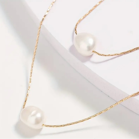 Faux  Pearl Necklace - Picture 2 of 4
